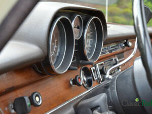 Image 32/49 of Mercedes-Benz 280 SE 3,5 (1972)