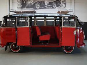 Image 12/50 of Volkswagen T1 Brasil &quot;Samba&quot; (1975)