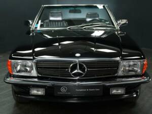 Image 9/30 of Mercedes-Benz 560 SL (1987)