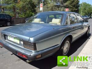 Bild 4/10 von Jaguar XJ 6 4.0 (1989)