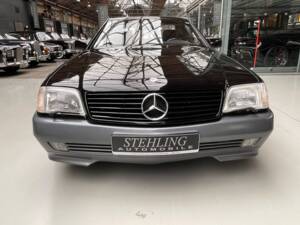 Image 8/53 of Mercedes-Benz 500 SL (1992)