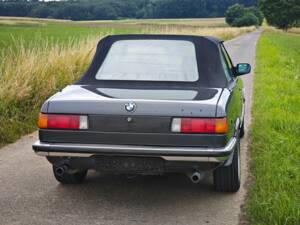 Bild 19/21 von BMW 323i (1982)