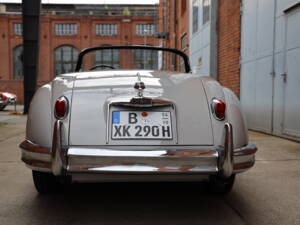 Image 5/91 of Jaguar XK 150 OTS (1958)