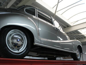 Immagine 47/50 di BMW 501 V8 (1965)
