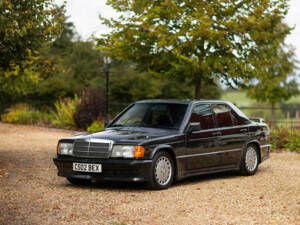 Imagen 37/50 de Mercedes-Benz 190 E 2.3-16 (1985)