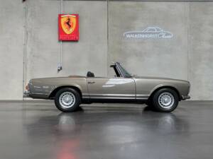 Bild 3/17 von Mercedes-Benz 280 SL (1969)