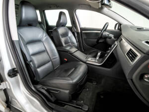 Image 16/50 de Volvo V70 D3 (2010)