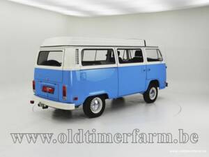 Image 2/15 of Volkswagen T2b Camper (1973)