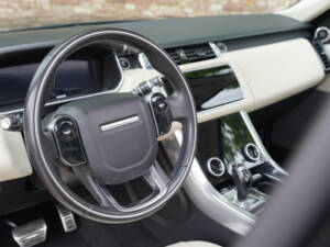 Image 15/50 of Land Rover Range Rover Sport P400e PHEV (2020)