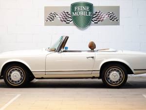 Image 2/21 of Mercedes-Benz 280 SL (1969)