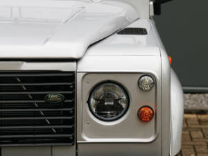 Image 11/49 de Land Rover Defender 90 (1990)