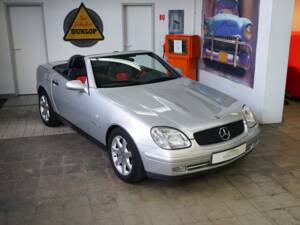 Image 3/40 of Mercedes-Benz SLK 230 Kompressor (1999)