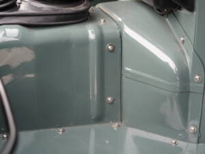Bild 19/37 von Land Rover 90 (1987)