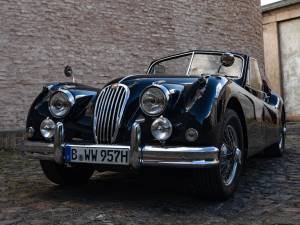 Image 3/36 of Jaguar XK 140 DHC (1957)