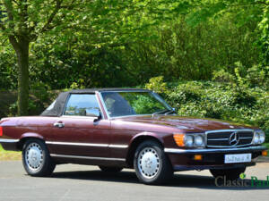 Image 23/50 of Mercedes-Benz 560 SL (1987)