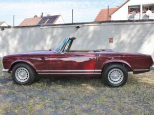 Image 2/19 de Mercedes-Benz 280 SL (1969)