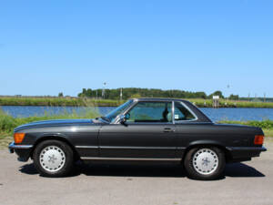 Image 9/23 of Mercedes-Benz 560 SL (1987)