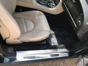 Image 15/22 of Jaguar XK8 4.0 (1996)