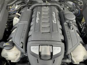 Bild 53/63 von Porsche Cayenne Turbo (2010)