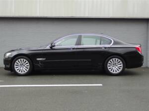 Image 6/98 of BMW 750i (2009)