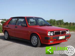 Bild 8/10 von Lancia Delta 1.6 HF (1988)