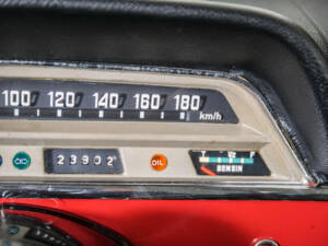 Image 17/50 of Volvo 1800 S (1965)