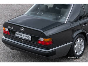 Bild 12/34 von Mercedes-Benz 500 E (1992)