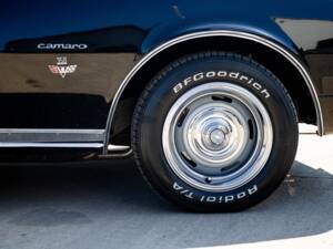 Image 22/29 of Chevrolet Camaro (1967)