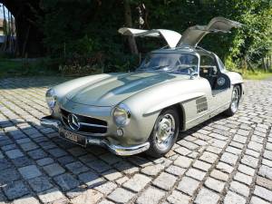 Image 3/22 of Mercedes-Benz 300 SL &quot;Gullwing&quot; (1955)