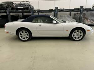 Immagine 21/28 di Jaguar XK8 4.0 (1997)