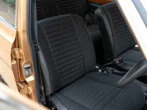 Bild 13/42 von Ford Escort 1300 (1975)