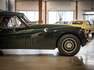 Image 8/30 of Jaguar XK 120 DHC (1953)