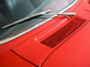 Image 31/50 of Chevrolet Corvair Monza Convertible (1966)