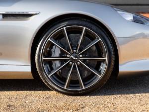 Image 8/50 of Aston Martin DB 9 GT &quot;Bond Edition&quot; (2015)