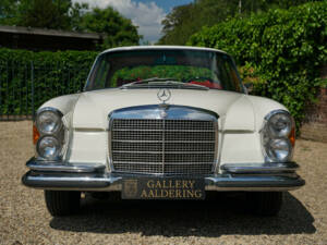 Image 34/50 of Mercedes-Benz 280 SE 3,5 (1970)