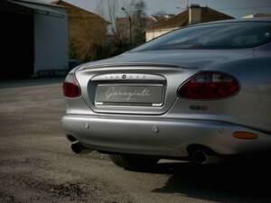 Image 13/39 of Jaguar XKR (2003)