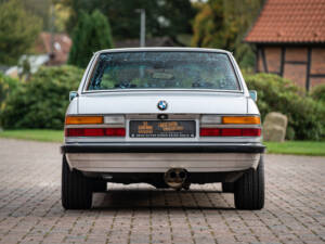 Bild 17/43 von BMW 525i (1986)