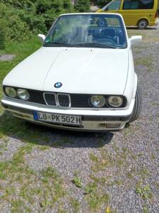 Image 49/55 of BMW 320i (1991)