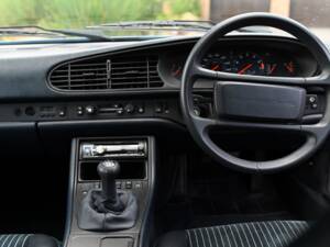 Image 23/23 of Porsche 944 Turbo (1991)