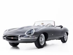 Image 2/32 of Jaguar E-Type 3.8 (1961)