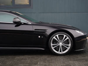 Image 24/50 de Aston Martin V12 Vantage S (2014)