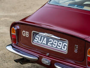 Image 10/30 de Aston Martin DB 6 Vantage (1969)