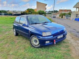 Image 3/7 of Renault Clio I 1.8 16V (1993)