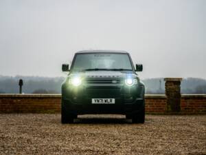 Image 37/50 of Land Rover Defender 110 V8 &quot;Bond Edition&quot; (2021)