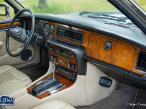 Image 24/57 de Jaguar XJ 12 (1986)