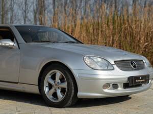 Image 10/50 of Mercedes-Benz SLK 320 (2001)