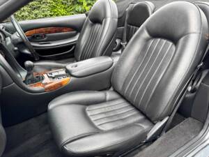 Image 21/28 of Aston Martin DB 7 Volante (1997)