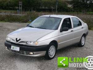 Image 1/10 de Alfa Romeo 146 - 1.6 T Spark (1997)