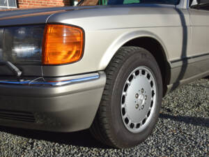 Image 5/9 of Mercedes-Benz 500 SE (1986)