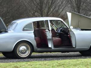 Immagine 18/50 di Bentley S 3 Continental Flying Spur (1963)